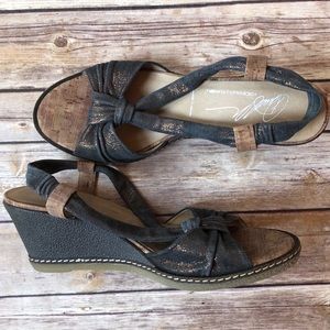 Donald Pliner Cork Wedge Sandal sz 9